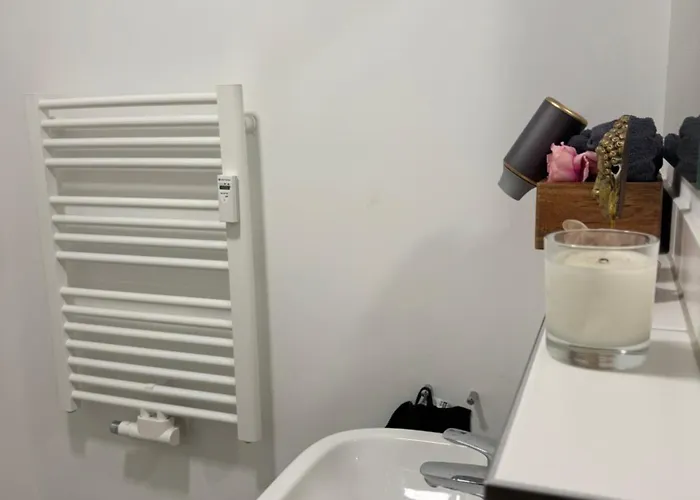 Modern Living In Stil & Naehe Zur Altstadt * Dusseldorf